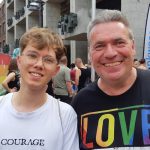 Timo Schniering und Hartmut von der Schwulen Welle